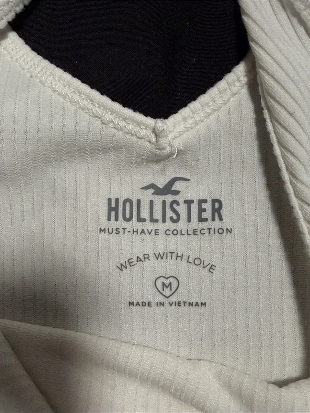 Hollister Ribbed Seamless V-Neck Crop Tanks Size M - white - Picture 2 of 2